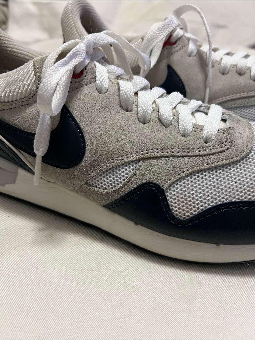 NIKE Air Odyssey Mens Sneakers 652989-104 - Picture 3 of 16